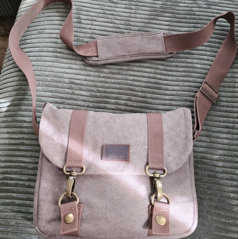 Roots Camera Bag
